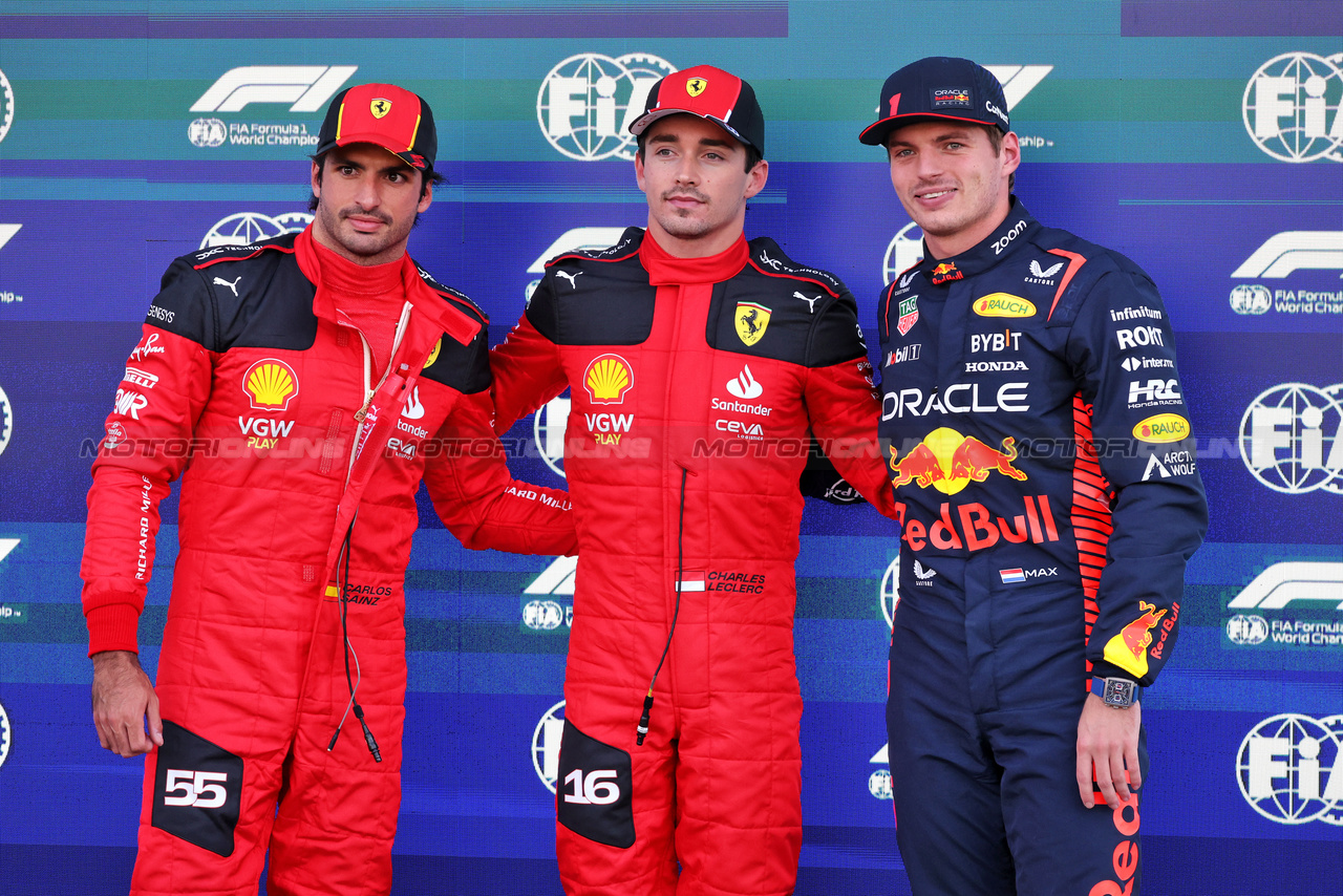 GP MESSICO, Qualifiche top three in parc ferme (L to R): Carlos Sainz Jr (ESP) Ferrari, second; Charles Leclerc (MON) Ferrari, pole position; Max Verstappen (NLD) Red Bull Racing, third.

28.10.2023. Formula 1 World Championship, Rd 20, Mexican Grand Prix, Mexico City, Mexico, Qualifiche Day.

- www.xpbimages.com, EMail: requests@xpbimages.com © Copyright: Bearne / XPB Images