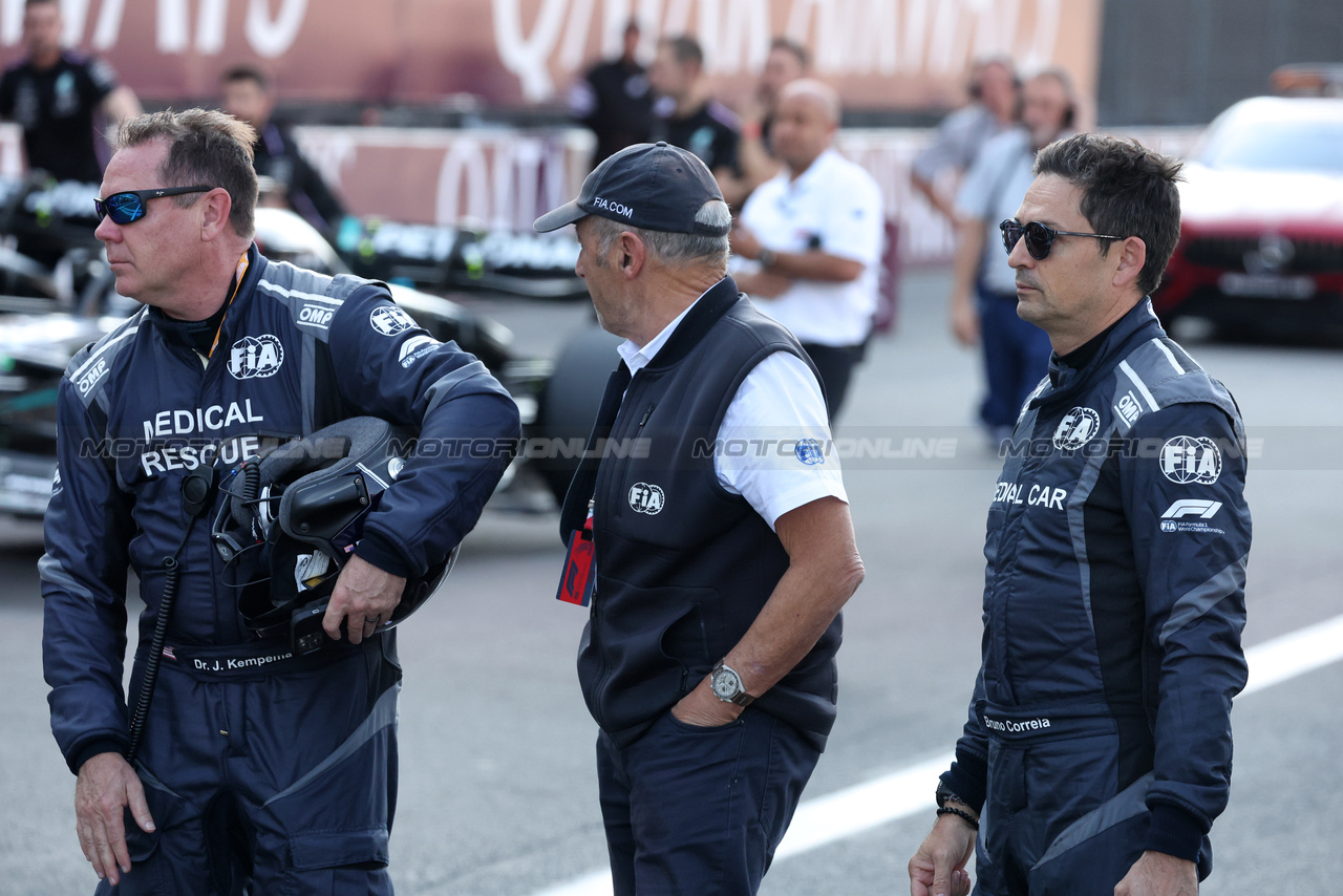 GP MESSICO, Dr James Kempema (USA) F1 Medical Delegate (Left) e Bruno Correia (POR) FIA Medical Car Driver (Right).

28.10.2023. Formula 1 World Championship, Rd 20, Mexican Grand Prix, Mexico City, Mexico, Qualifiche Day.

- www.xpbimages.com, EMail: requests@xpbimages.com © Copyright: Bearne / XPB Images