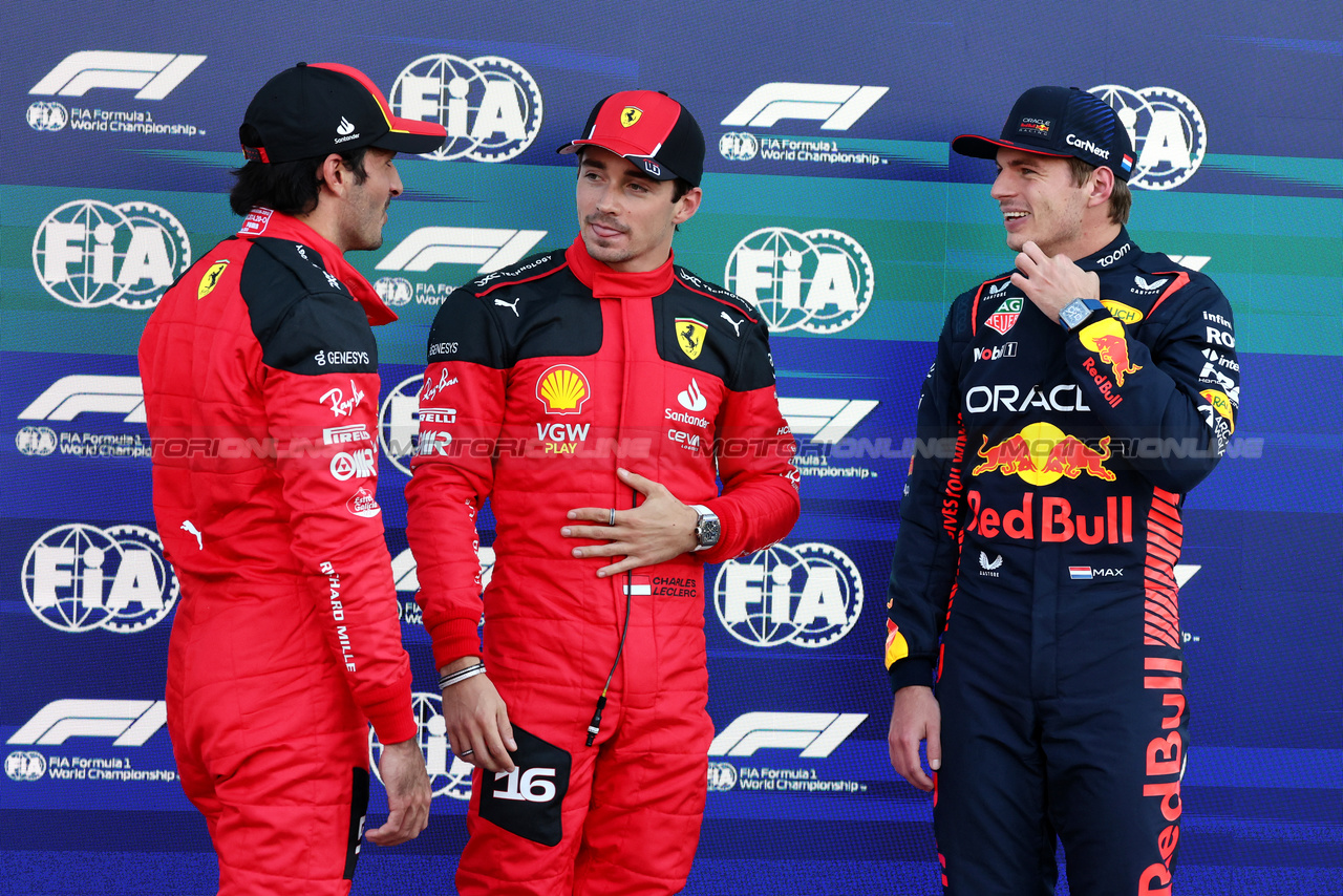 GP MESSICO, Qualifiche top three in parc ferme (L to R): Carlos Sainz Jr (ESP) Ferrari, second; Charles Leclerc (MON) Ferrari, pole position; Max Verstappen (NLD) Red Bull Racing, third.

28.10.2023. Formula 1 World Championship, Rd 20, Mexican Grand Prix, Mexico City, Mexico, Qualifiche Day.

- www.xpbimages.com, EMail: requests@xpbimages.com © Copyright: Moy / XPB Images