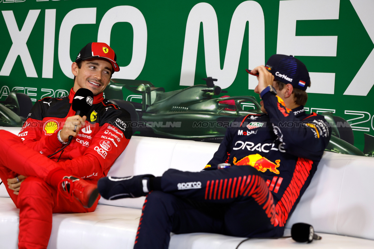 GP MESSICO, Pole man Charles Leclerc, Ferrari, e Max Verstappen, Red Bull Racing, in the post Qualifiche Press Conference
28.10.2023. Formula 1 World Championship, Rd 20, Mexican Grand Prix, Mexico City, Mexico, Qualifiche Day.
- www.xpbimages.com, EMail: requests@xpbimages.com © Copyright: XPB Images