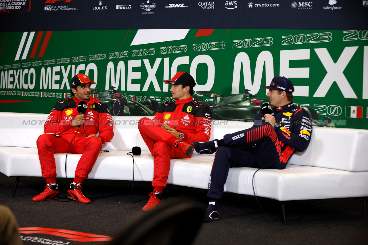 GP MESSICO, Carlos Sainz, Ferrari, pole man Charles Leclerc, Ferrari, e Max Verstappen, Red Bull Racing, in the post Qualifiche Press Conference
28.10.2023. Formula 1 World Championship, Rd 20, Mexican Grand Prix, Mexico City, Mexico, Qualifiche Day.
- www.xpbimages.com, EMail: requests@xpbimages.com © Copyright: XPB Images