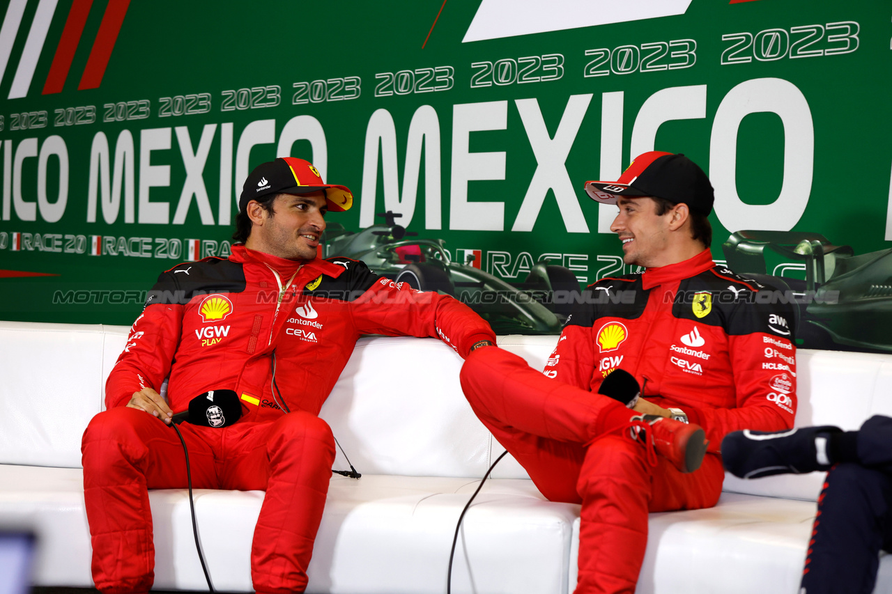 GP MESSICO, Carlos Sainz, Ferrari, e pole man Charles Leclerc, Ferrari, in the post Qualifiche Press Conference
28.10.2023. Formula 1 World Championship, Rd 20, Mexican Grand Prix, Mexico City, Mexico, Qualifiche Day.
- www.xpbimages.com, EMail: requests@xpbimages.com © Copyright: XPB Images
