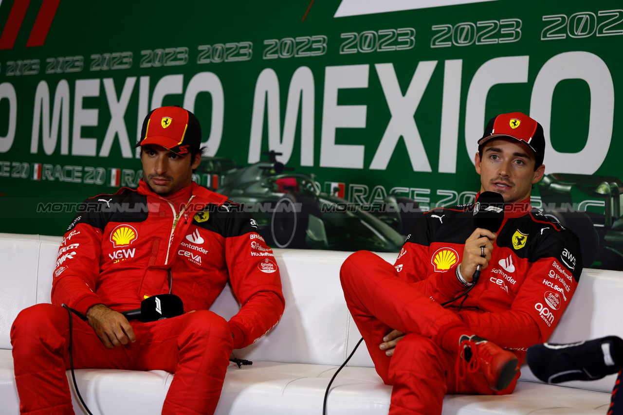 GP MESSICO, Carlos Sainz, Ferrari, e pole man Charles Leclerc, Ferrari, in the post Qualifiche Press Conference
28.10.2023. Formula 1 World Championship, Rd 20, Mexican Grand Prix, Mexico City, Mexico, Qualifiche Day.
- www.xpbimages.com, EMail: requests@xpbimages.com © Copyright: XPB Images
