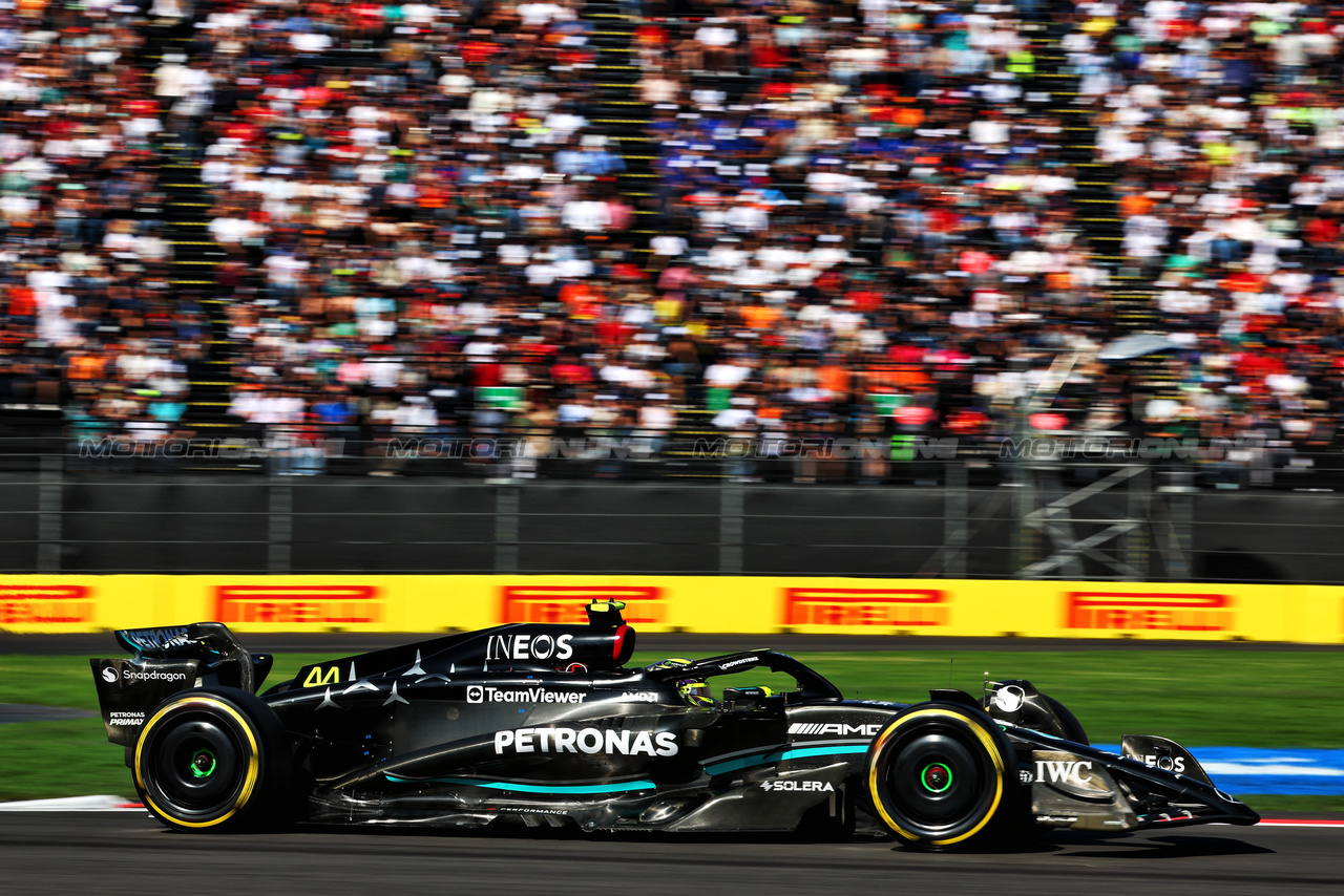 GP MESSICO, Lewis Hamilton (GBR) Mercedes AMG F1 W14.

28.10.2023. Formula 1 World Championship, Rd 20, Mexican Grand Prix, Mexico City, Mexico, Qualifiche Day.

 - www.xpbimages.com, EMail: requests@xpbimages.com © Copyright: Coates / XPB Images
