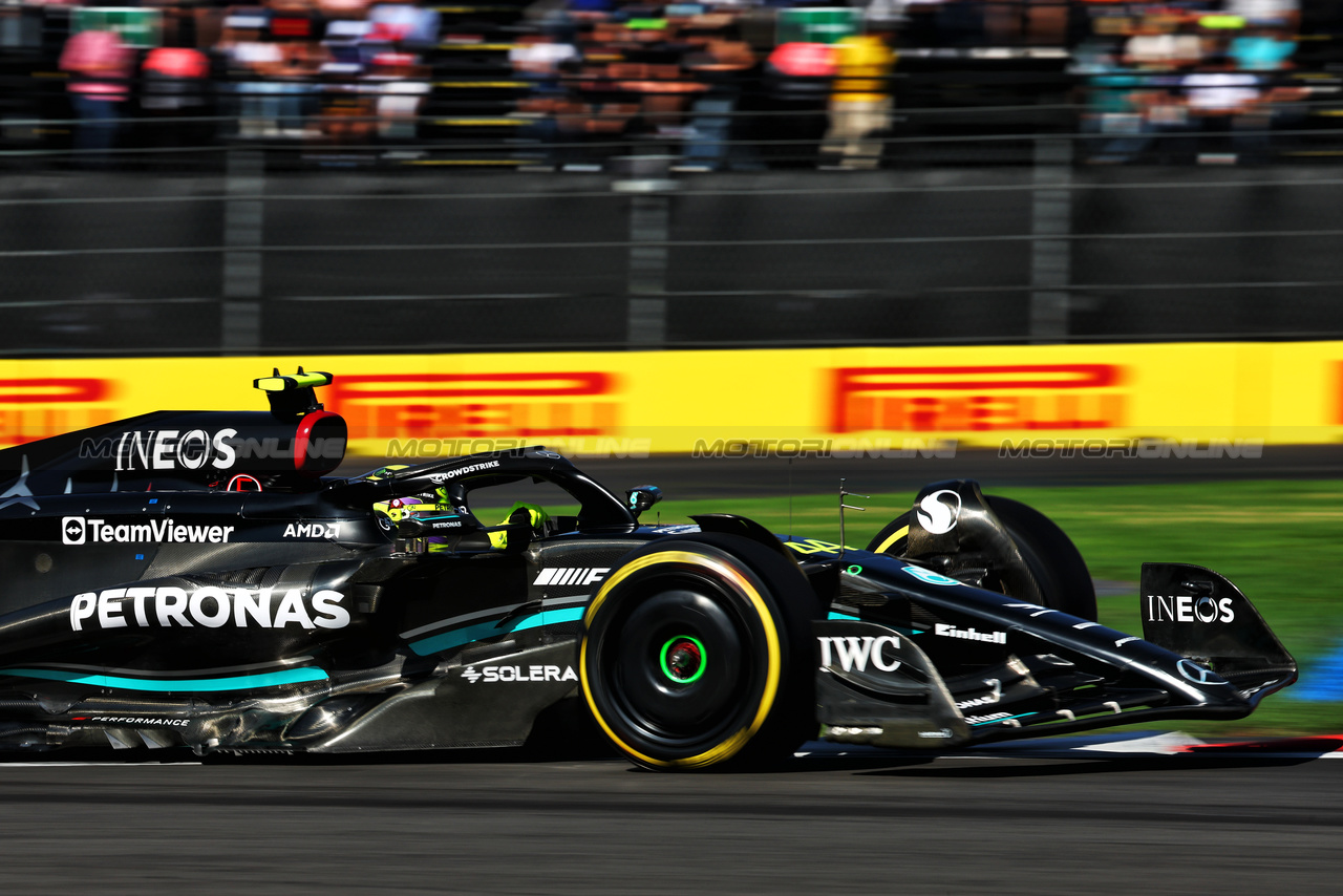 GP MESSICO, Lewis Hamilton (GBR) Mercedes AMG F1 W14.

28.10.2023. Formula 1 World Championship, Rd 20, Mexican Grand Prix, Mexico City, Mexico, Qualifiche Day.

 - www.xpbimages.com, EMail: requests@xpbimages.com © Copyright: Coates / XPB Images