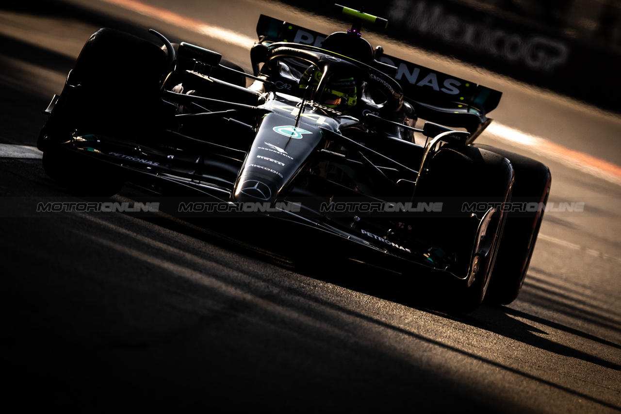 GP MESSICO, Lewis Hamilton (GBR) Mercedes AMG F1 W14.

28.10.2023. Formula 1 World Championship, Rd 20, Mexican Grand Prix, Mexico City, Mexico, Qualifiche Day.

- www.xpbimages.com, EMail: requests@xpbimages.com © Copyright: Bearne / XPB Images