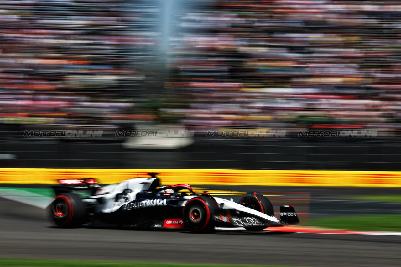 GP MESSICO, Daniel Ricciardo (AUS) AlphaTauri AT04.

28.10.2023. Formula 1 World Championship, Rd 20, Mexican Grand Prix, Mexico City, Mexico, Qualifiche Day.

 - www.xpbimages.com, EMail: requests@xpbimages.com © Copyright: Coates / XPB Images