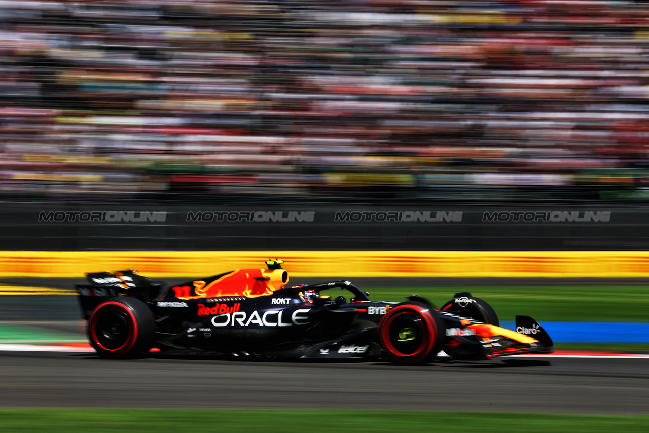 GP MESSICO, Sergio Perez (MEX) Red Bull Racing RB19.

28.10.2023. Formula 1 World Championship, Rd 20, Mexican Grand Prix, Mexico City, Mexico, Qualifiche Day.

 - www.xpbimages.com, EMail: requests@xpbimages.com © Copyright: Coates / XPB Images