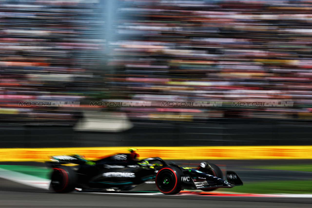 GP MESSICO, Lewis Hamilton (GBR) Mercedes AMG F1 W14.

28.10.2023. Formula 1 World Championship, Rd 20, Mexican Grand Prix, Mexico City, Mexico, Qualifiche Day.

 - www.xpbimages.com, EMail: requests@xpbimages.com © Copyright: Coates / XPB Images