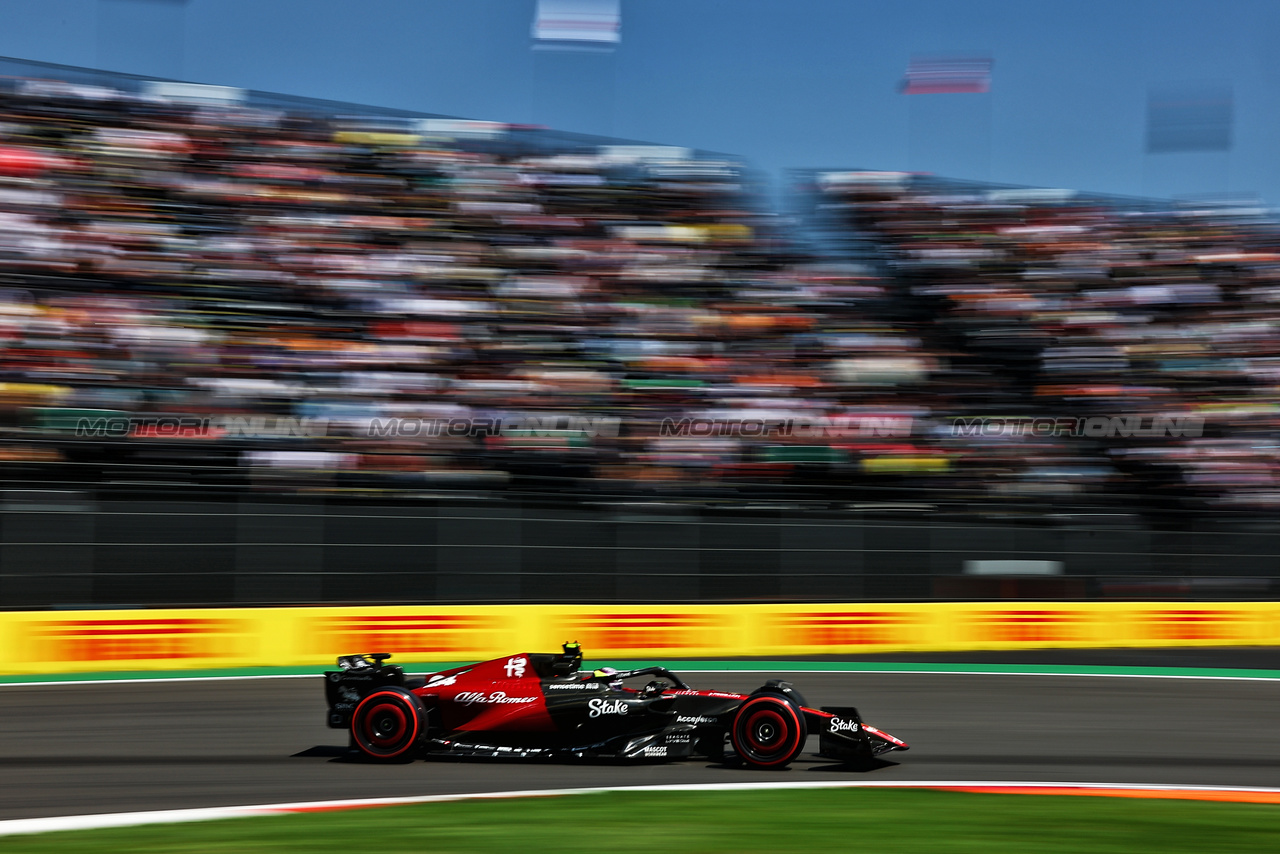 GP MESSICO, Zhou Guanyu (CHN) Alfa Romeo F1 Team C43.

28.10.2023. Formula 1 World Championship, Rd 20, Mexican Grand Prix, Mexico City, Mexico, Qualifiche Day.

 - www.xpbimages.com, EMail: requests@xpbimages.com © Copyright: Coates / XPB Images