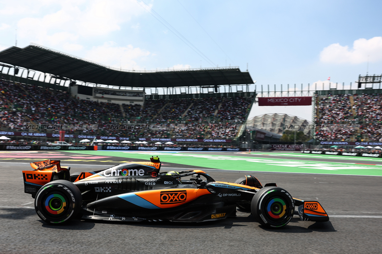 GP MESSICO, Lando Norris (GBR), McLaren F1 Team 
27.10.2023. Formula 1 World Championship, Rd 20, Mexican Grand Prix, Mexico City, Mexico, Practice Day.
- www.xpbimages.com, EMail: requests@xpbimages.com © Copyright: Charniaux / XPB Images