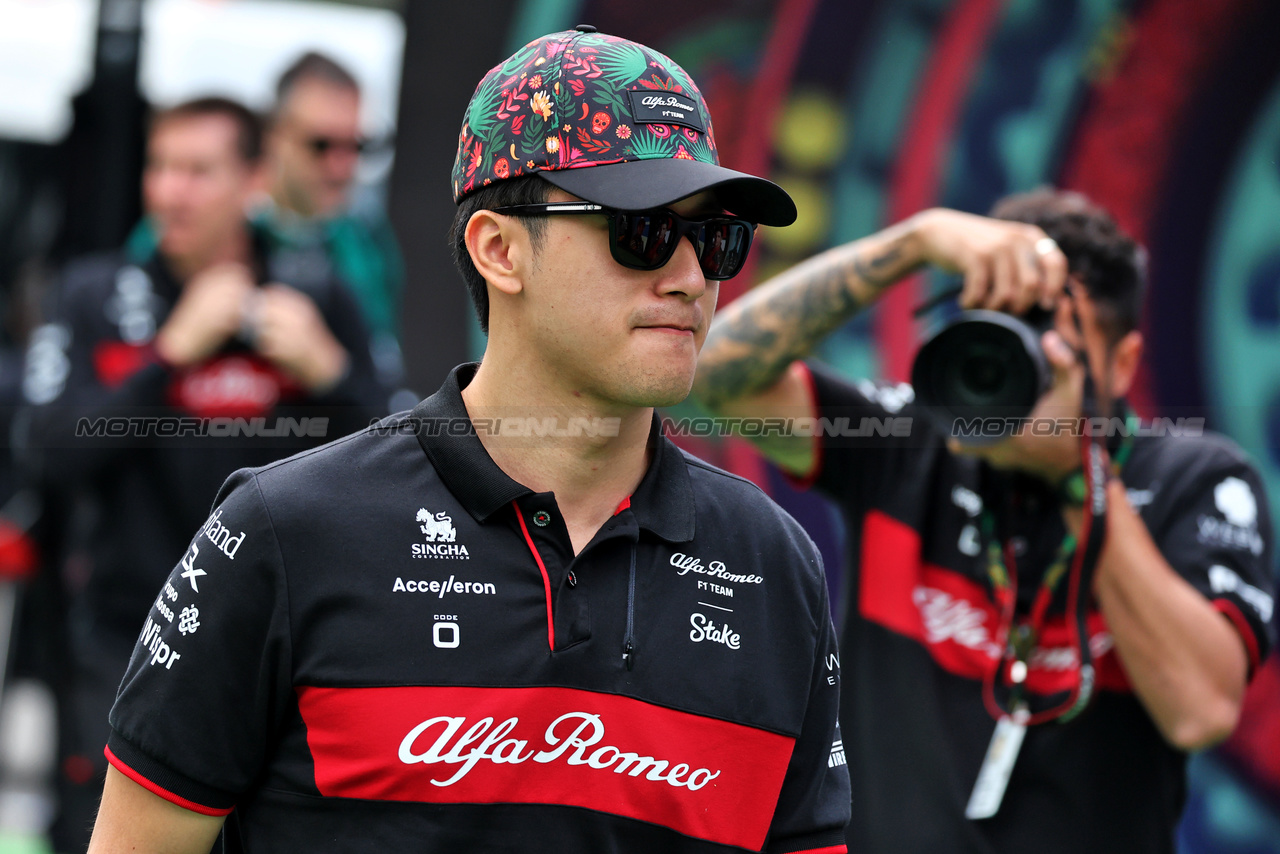 GP MESSICO, Zhou Guanyu (CHN) Alfa Romeo F1 Team.

27.10.2023. Formula 1 World Championship, Rd 20, Mexican Grand Prix, Mexico City, Mexico, Practice Day.

- www.xpbimages.com, EMail: requests@xpbimages.com © Copyright: Moy / XPB Images
