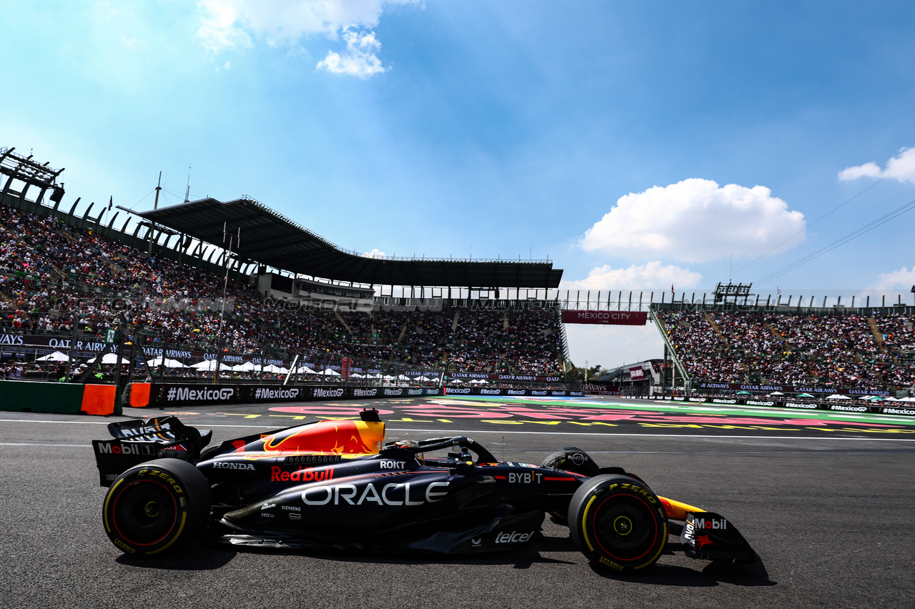 GP MESSICO, Max Verstappen (NLD), Red Bull Racing 
27.10.2023. Formula 1 World Championship, Rd 20, Mexican Grand Prix, Mexico City, Mexico, Practice Day.
- www.xpbimages.com, EMail: requests@xpbimages.com © Copyright: Charniaux / XPB Images