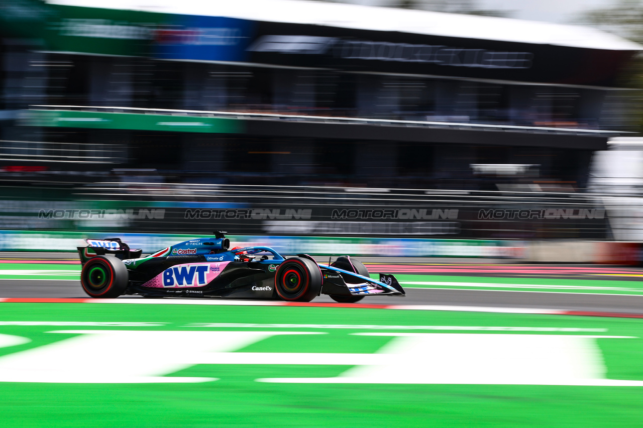 GP MESSICO, Esteban Ocon (FRA), Alpine F1 Team 
27.10.2023. Formula 1 World Championship, Rd 20, Mexican Grand Prix, Mexico City, Mexico, Practice Day.
- www.xpbimages.com, EMail: requests@xpbimages.com © Copyright: Charniaux / XPB Images