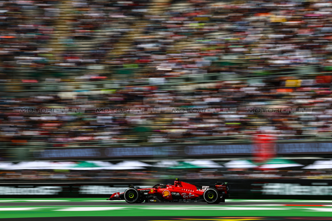 GP MESSICO, Carlos Sainz Jr (ESP), Ferrari 
27.10.2023. Formula 1 World Championship, Rd 20, Mexican Grand Prix, Mexico City, Mexico, Practice Day.
- www.xpbimages.com, EMail: requests@xpbimages.com © Copyright: Charniaux / XPB Images