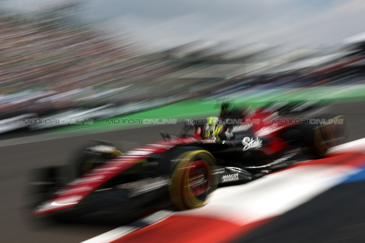 GP MESSICO, Theo Pourchaire (FRA) Alfa Romeo F1 Team C43 Reserve Driver.

27.10.2023. Formula 1 World Championship, Rd 20, Mexican Grand Prix, Mexico City, Mexico, Practice Day.

- www.xpbimages.com, EMail: requests@xpbimages.com © Copyright: Moy / XPB Images