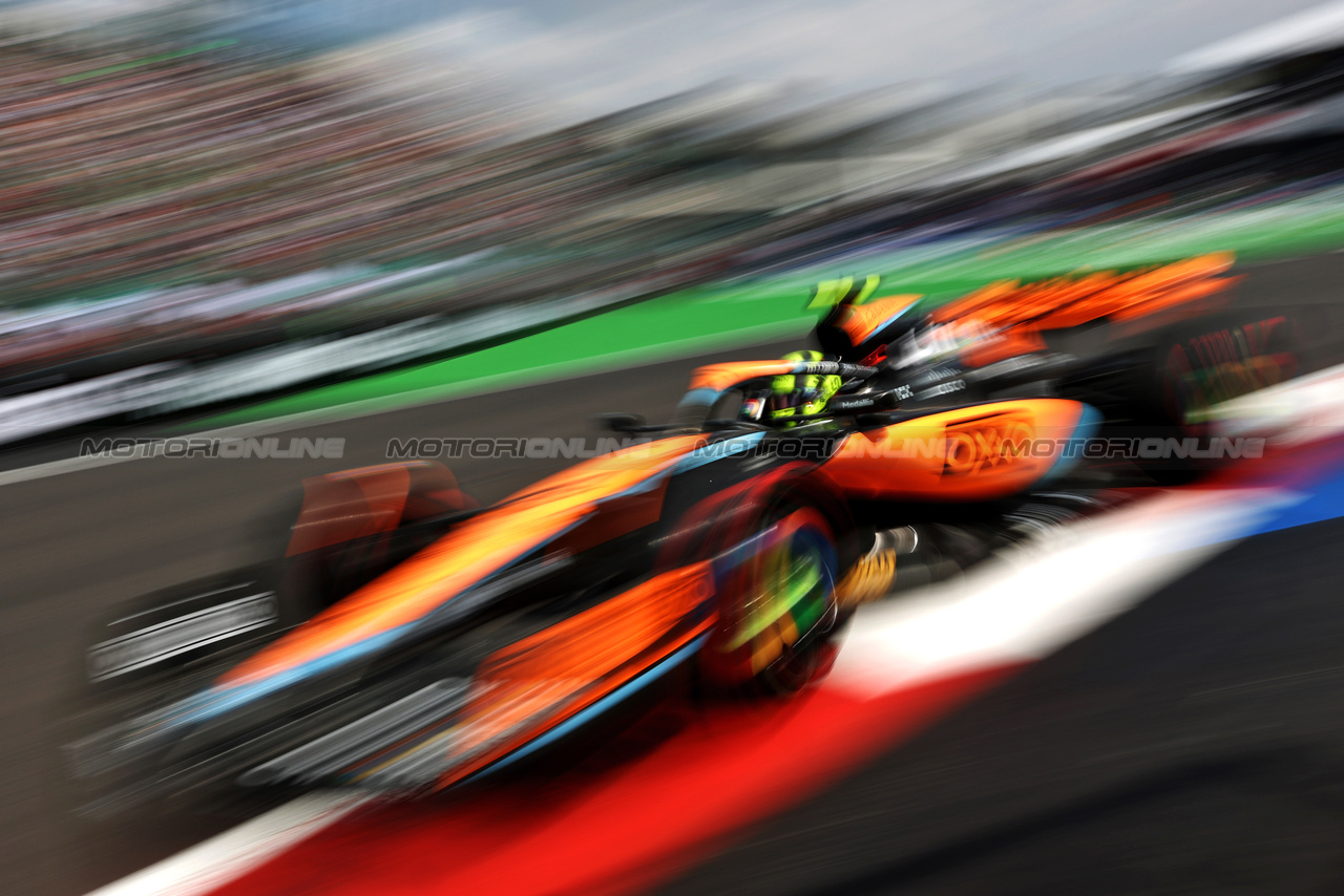 GP MESSICO, Lando Norris (GBR) McLaren MCL60.

27.10.2023. Formula 1 World Championship, Rd 20, Mexican Grand Prix, Mexico City, Mexico, Practice Day.

- www.xpbimages.com, EMail: requests@xpbimages.com © Copyright: Moy / XPB Images