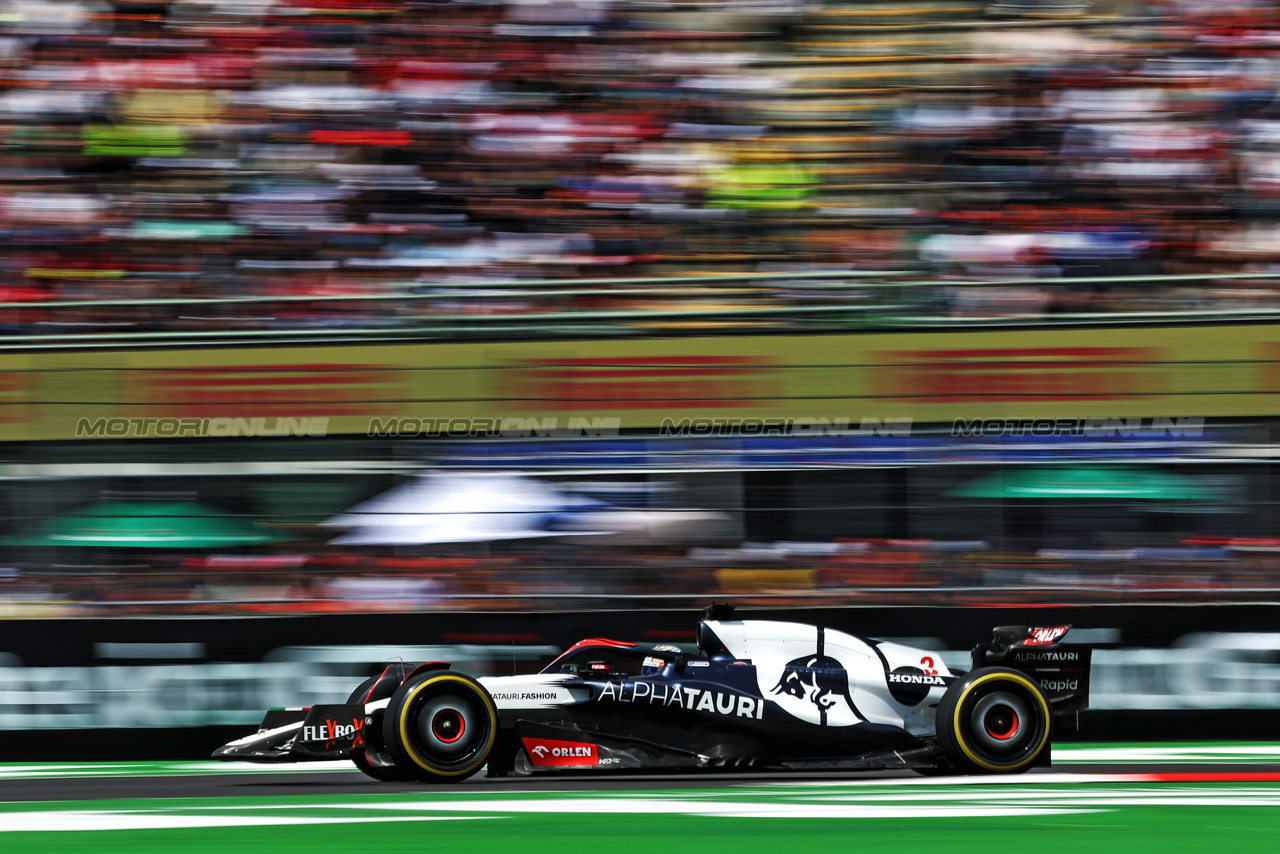 GP MESSICO, Daniel Ricciardo (AUS) AlphaTauri AT04.

27.10.2023. Formula 1 World Championship, Rd 20, Mexican Grand Prix, Mexico City, Mexico, Practice Day.

- www.xpbimages.com, EMail: requests@xpbimages.com © Copyright: Moy / XPB Images