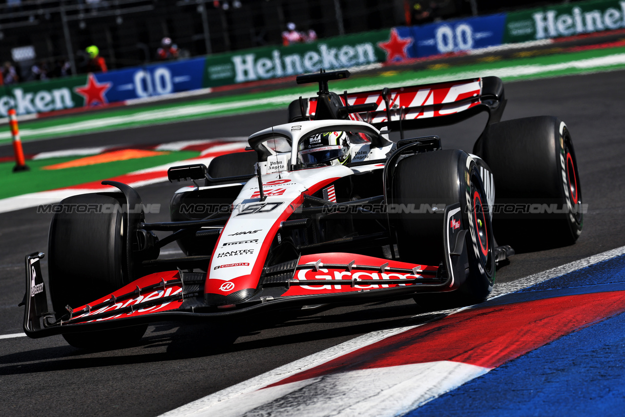 GP MESSICO, Oliver Bearman (GBR) Haas VF-23 Test Driver.

27.10.2023. Formula 1 World Championship, Rd 20, Mexican Grand Prix, Mexico City, Mexico, Practice Day.

- www.xpbimages.com, EMail: requests@xpbimages.com © Copyright: Moy / XPB Images