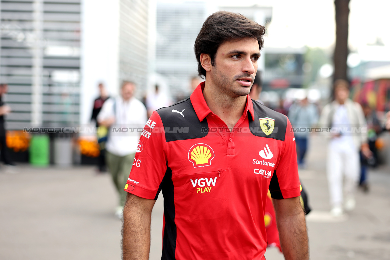 GP MESSICO, Carlos Sainz Jr (ESP) Ferrari.

27.10.2023. Formula 1 World Championship, Rd 20, Mexican Grand Prix, Mexico City, Mexico, Practice Day.

- www.xpbimages.com, EMail: requests@xpbimages.com © Copyright: Bearne / XPB Images