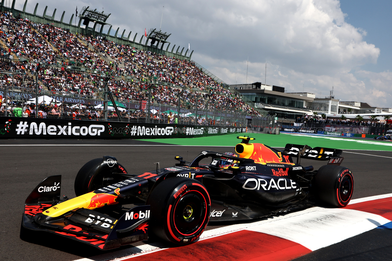 GP MESSICO, Sergio Perez (MEX) Red Bull Racing RB19.

27.10.2023. Formula 1 World Championship, Rd 20, Mexican Grand Prix, Mexico City, Mexico, Practice Day.

- www.xpbimages.com, EMail: requests@xpbimages.com © Copyright: Moy / XPB Images