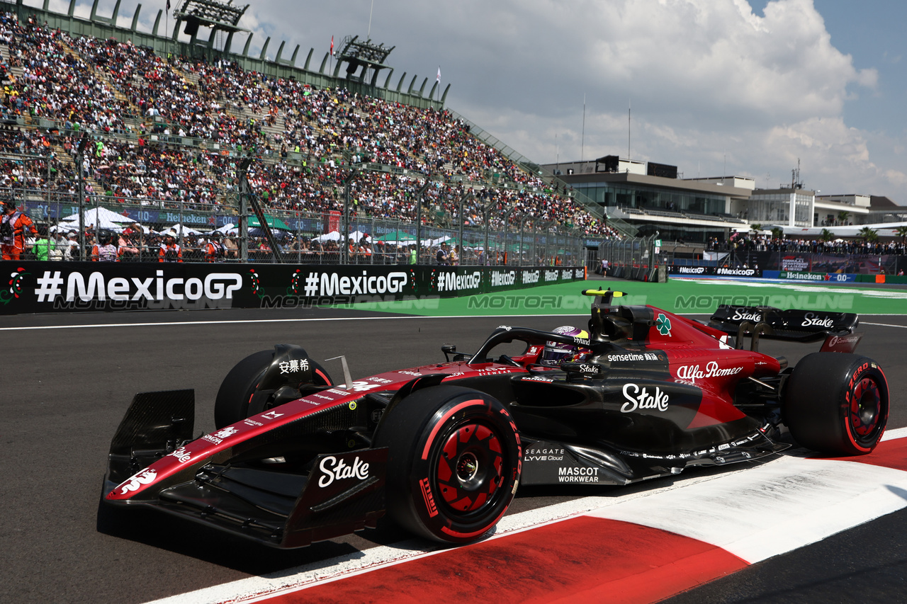 GP MESSICO, Zhou Guanyu (CHN) Alfa Romeo F1 Team C43.

27.10.2023. Formula 1 World Championship, Rd 20, Mexican Grand Prix, Mexico City, Mexico, Practice Day.

- www.xpbimages.com, EMail: requests@xpbimages.com © Copyright: Moy / XPB Images