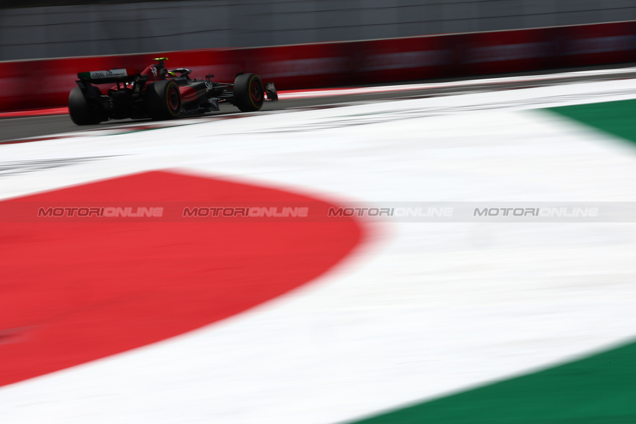GP MESSICO, Zhou Guanyu (CHN) Alfa Romeo F1 Team C43.

27.10.2023. Formula 1 World Championship, Rd 20, Mexican Grand Prix, Mexico City, Mexico, Practice Day.

 - www.xpbimages.com, EMail: requests@xpbimages.com © Copyright: Coates / XPB Images