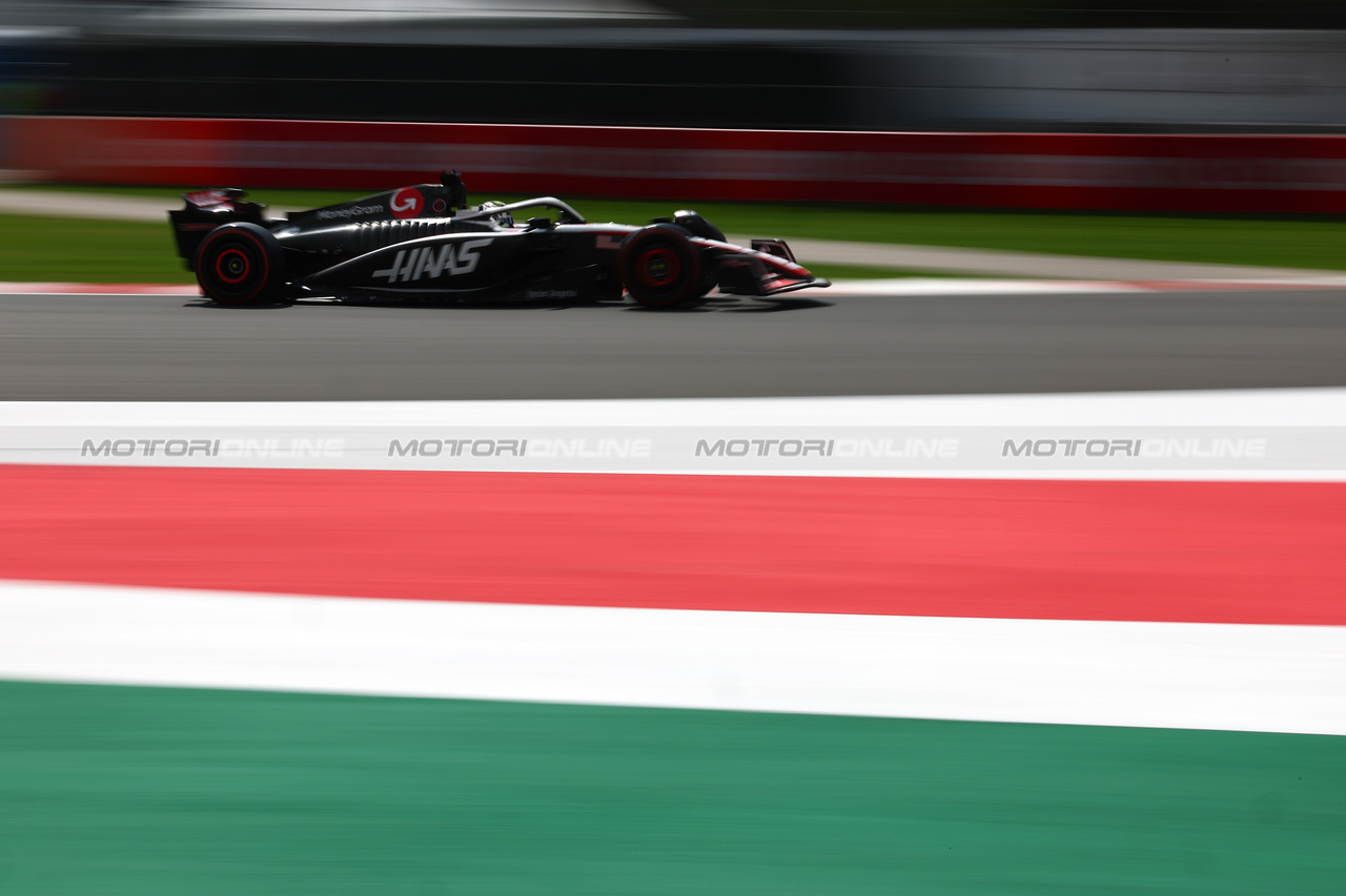 GP MESSICO, Oliver Bearman (GBR) Haas VF-23 Test Driver.

27.10.2023. Formula 1 World Championship, Rd 20, Mexican Grand Prix, Mexico City, Mexico, Practice Day.

 - www.xpbimages.com, EMail: requests@xpbimages.com © Copyright: Coates / XPB Images