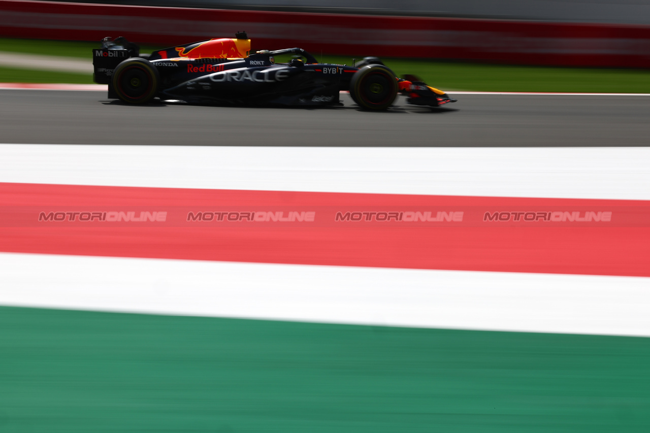 GP MESSICO, Max Verstappen (NLD) Red Bull Racing RB19.

27.10.2023. Formula 1 World Championship, Rd 20, Mexican Grand Prix, Mexico City, Mexico, Practice Day.

 - www.xpbimages.com, EMail: requests@xpbimages.com © Copyright: Coates / XPB Images