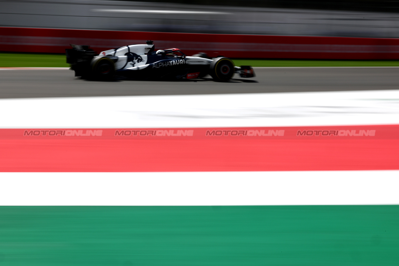 GP MESSICO, Daniel Ricciardo (AUS) AlphaTauri AT04.

27.10.2023. Formula 1 World Championship, Rd 20, Mexican Grand Prix, Mexico City, Mexico, Practice Day.

 - www.xpbimages.com, EMail: requests@xpbimages.com © Copyright: Coates / XPB Images