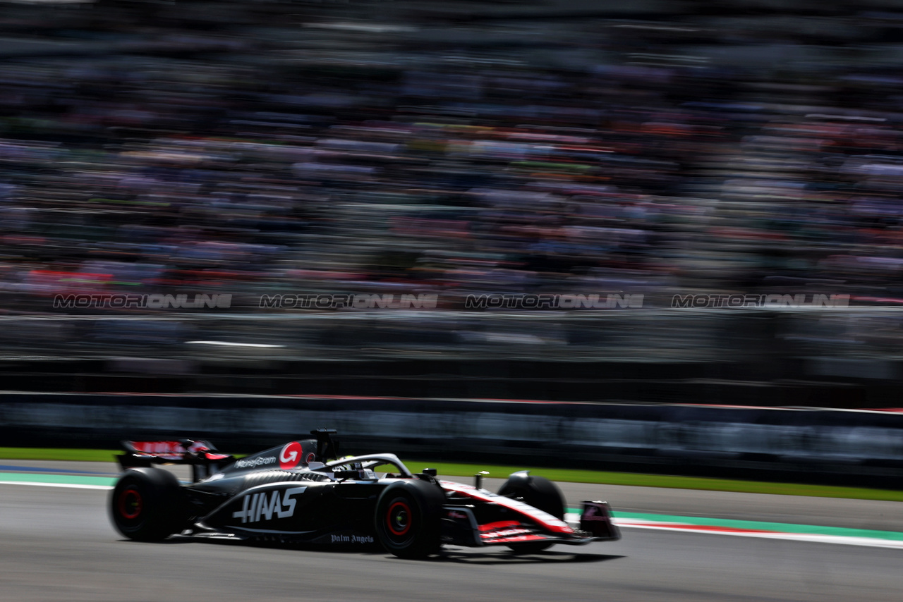 GP MESSICO, Oliver Bearman (GBR) Haas VF-23 Test Driver.

27.10.2023. Formula 1 World Championship, Rd 20, Mexican Grand Prix, Mexico City, Mexico, Practice Day.

 - www.xpbimages.com, EMail: requests@xpbimages.com © Copyright: Coates / XPB Images