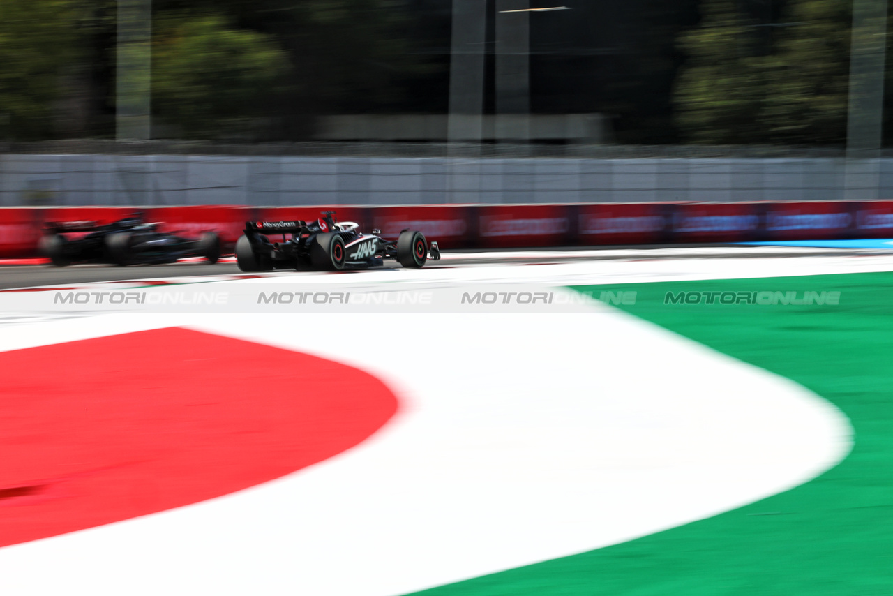 GP MESSICO, Oliver Bearman (GBR) Haas VF-23 Test Driver.

27.10.2023. Formula 1 World Championship, Rd 20, Mexican Grand Prix, Mexico City, Mexico, Practice Day.

 - www.xpbimages.com, EMail: requests@xpbimages.com © Copyright: Coates / XPB Images