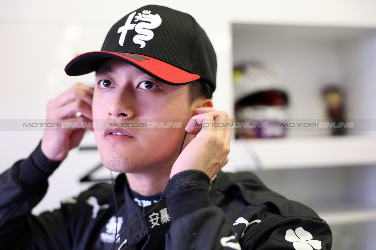 GP MESSICO, Zhou Guanyu (CHN) Alfa Romeo F1 Team.

27.10.2023. Formula 1 World Championship, Rd 20, Mexican Grand Prix, Mexico City, Mexico, Practice Day.

- www.xpbimages.com, EMail: requests@xpbimages.com © Copyright: Bearne / XPB Images