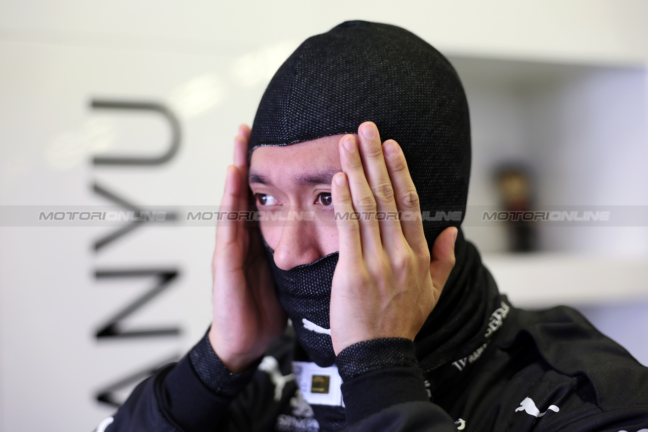 GP MESSICO, Zhou Guanyu (CHN) Alfa Romeo F1 Team.

27.10.2023. Formula 1 World Championship, Rd 20, Mexican Grand Prix, Mexico City, Mexico, Practice Day.

- www.xpbimages.com, EMail: requests@xpbimages.com © Copyright: Bearne / XPB Images