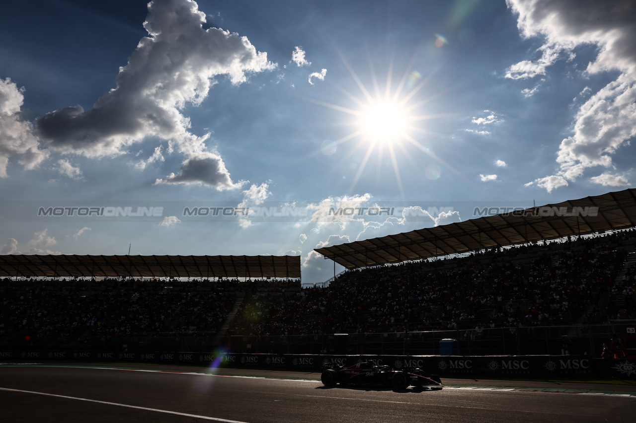 GP MESSICO, Valtteri Bottas (FIN), Alfa Romeo Racing 
27.10.2023. Formula 1 World Championship, Rd 20, Mexican Grand Prix, Mexico City, Mexico, Practice Day.
- www.xpbimages.com, EMail: requests@xpbimages.com © Copyright: Charniaux / XPB Images