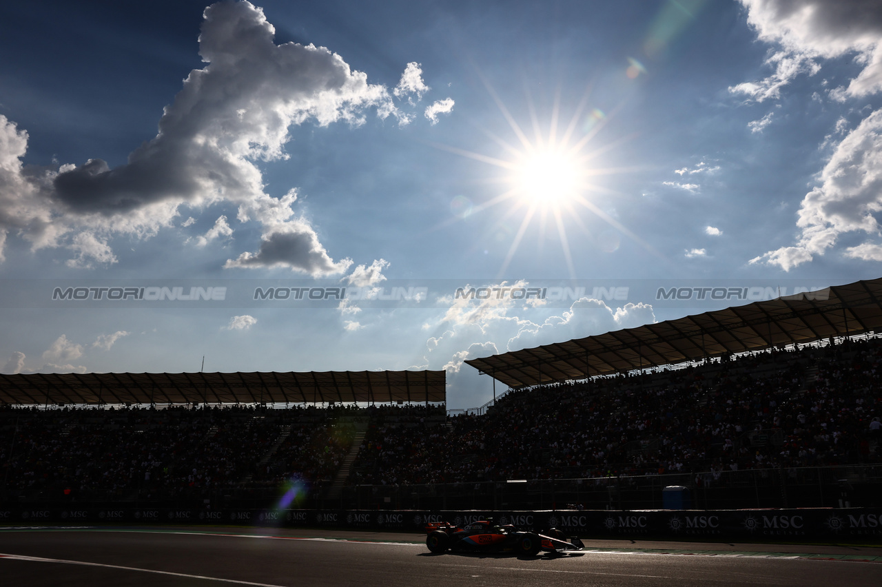GP MESSICO, Oscar Piastri (AUS), McLaren 
27.10.2023. Formula 1 World Championship, Rd 20, Mexican Grand Prix, Mexico City, Mexico, Practice Day.
- www.xpbimages.com, EMail: requests@xpbimages.com © Copyright: Charniaux / XPB Images