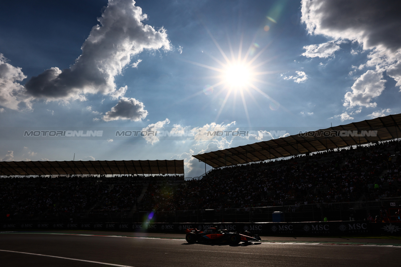 GP MESSICO, Oscar Piastri (AUS), McLaren 
27.10.2023. Formula 1 World Championship, Rd 20, Mexican Grand Prix, Mexico City, Mexico, Practice Day.
- www.xpbimages.com, EMail: requests@xpbimages.com © Copyright: Charniaux / XPB Images