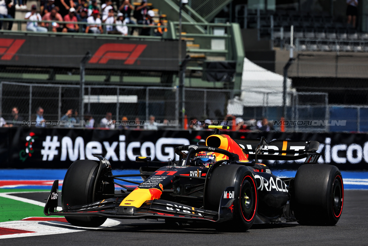 GP MESSICO, Sergio Perez (MEX) Red Bull Racing RB19.

27.10.2023. Formula 1 World Championship, Rd 20, Mexican Grand Prix, Mexico City, Mexico, Practice Day.

- www.xpbimages.com, EMail: requests@xpbimages.com © Copyright: Moy / XPB Images
