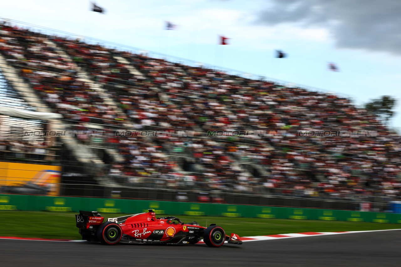 GP MESSICO, Carlos Sainz Jr (ESP), Ferrari 
27.10.2023. Formula 1 World Championship, Rd 20, Mexican Grand Prix, Mexico City, Mexico, Practice Day.
- www.xpbimages.com, EMail: requests@xpbimages.com © Copyright: Charniaux / XPB Images