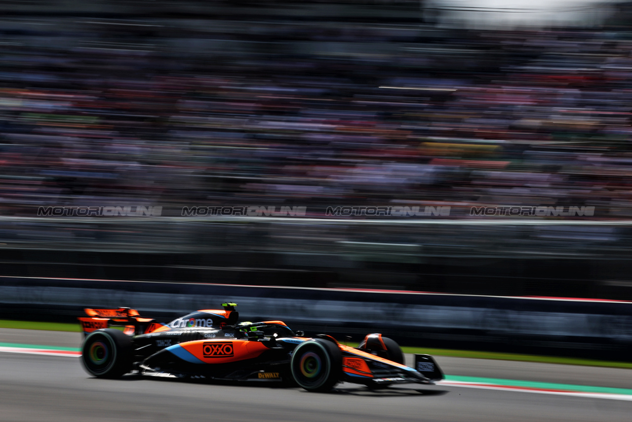 GP MESSICO, Lando Norris (GBR) McLaren MCL60.

27.10.2023. Formula 1 World Championship, Rd 20, Mexican Grand Prix, Mexico City, Mexico, Practice Day.

 - www.xpbimages.com, EMail: requests@xpbimages.com © Copyright: Coates / XPB Images