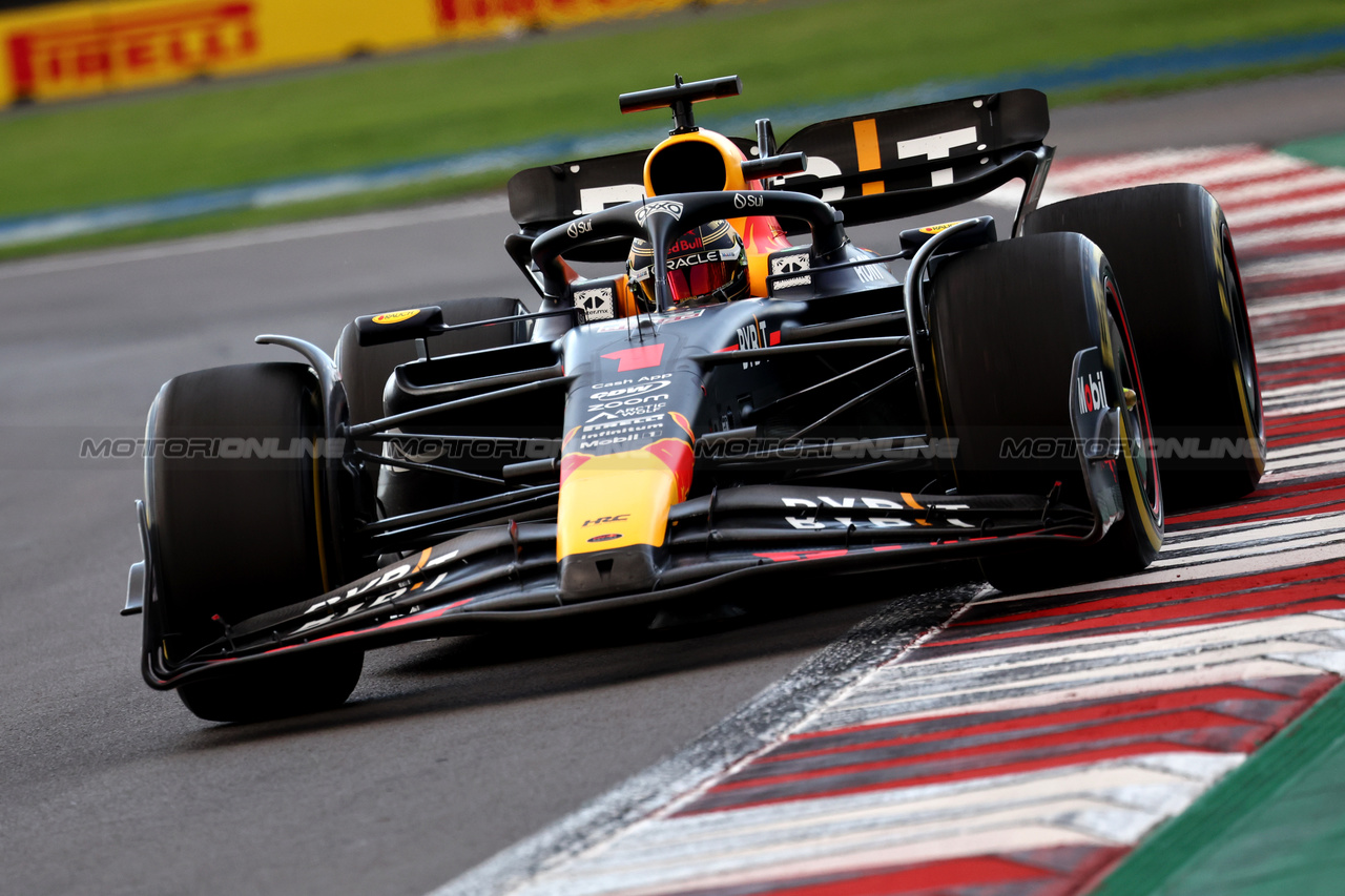 GP MESSICO, Max Verstappen (NLD) Red Bull Racing RB19.

27.10.2023. Formula 1 World Championship, Rd 20, Mexican Grand Prix, Mexico City, Mexico, Practice Day.

- www.xpbimages.com, EMail: requests@xpbimages.com © Copyright: Moy / XPB Images