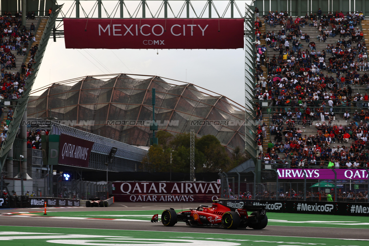 GP MESSICO, Carlos Sainz Jr (ESP) Ferrari SF-23.

27.10.2023. Formula 1 World Championship, Rd 20, Mexican Grand Prix, Mexico City, Mexico, Practice Day.

 - www.xpbimages.com, EMail: requests@xpbimages.com © Copyright: Coates / XPB Images