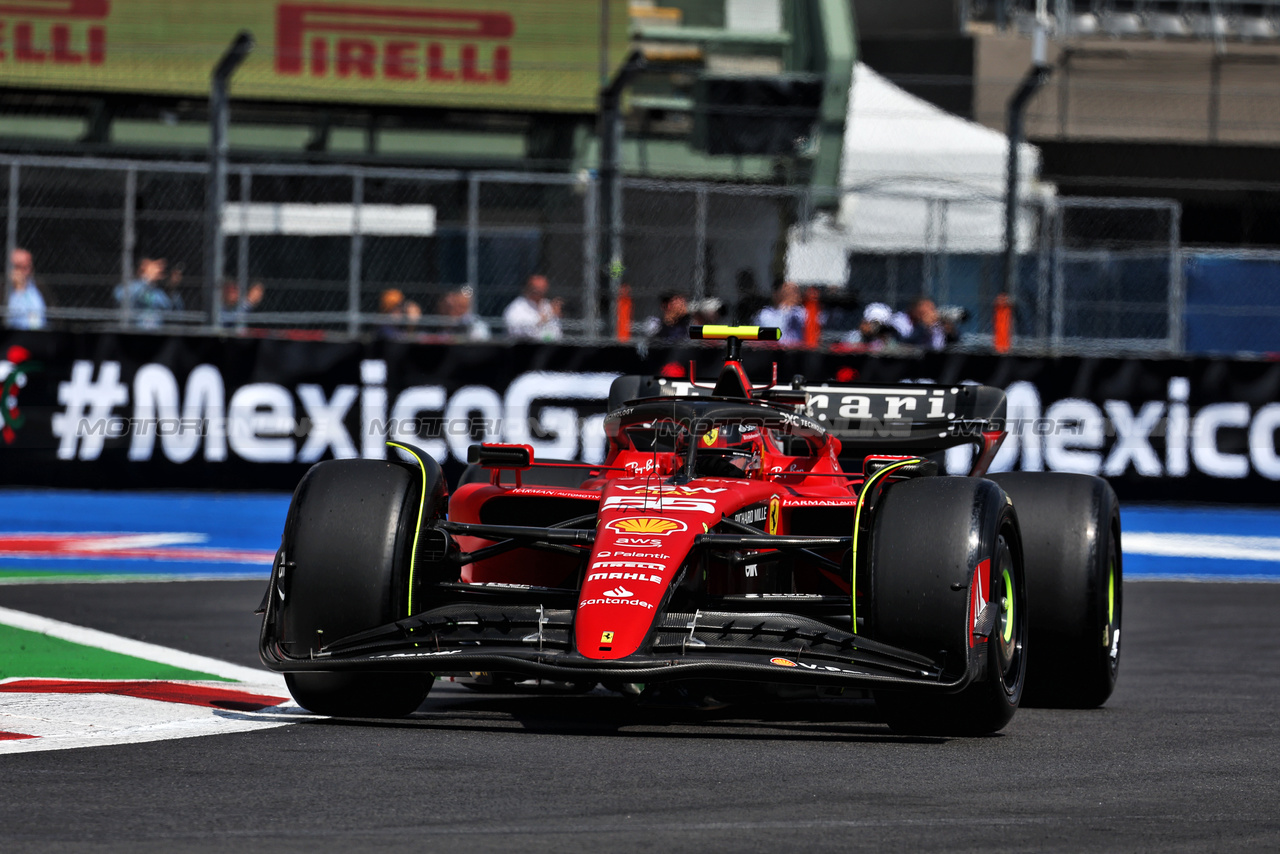 GP MESSICO, Carlos Sainz Jr (ESP) Ferrari SF-23.

27.10.2023. Formula 1 World Championship, Rd 20, Mexican Grand Prix, Mexico City, Mexico, Practice Day.

- www.xpbimages.com, EMail: requests@xpbimages.com © Copyright: Moy / XPB Images