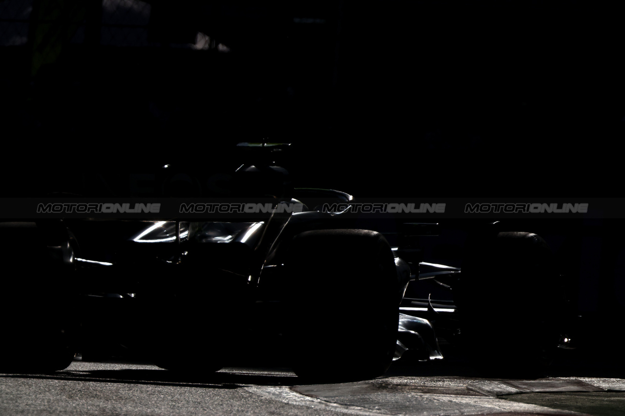 GP MESSICO, Lewis Hamilton (GBR) Mercedes AMG F1 W14.

27.10.2023. Formula 1 World Championship, Rd 20, Mexican Grand Prix, Mexico City, Mexico, Practice Day.

 - www.xpbimages.com, EMail: requests@xpbimages.com © Copyright: Coates / XPB Images