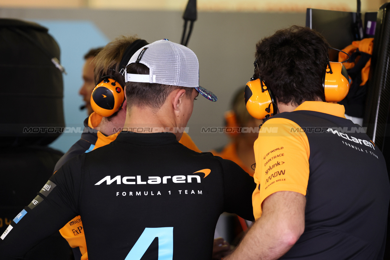GP MESSICO, Lando Norris (GBR) McLaren.

27.10.2023. Formula 1 World Championship, Rd 20, Mexican Grand Prix, Mexico City, Mexico, Practice Day.

- www.xpbimages.com, EMail: requests@xpbimages.com © Copyright: Bearne / XPB Images