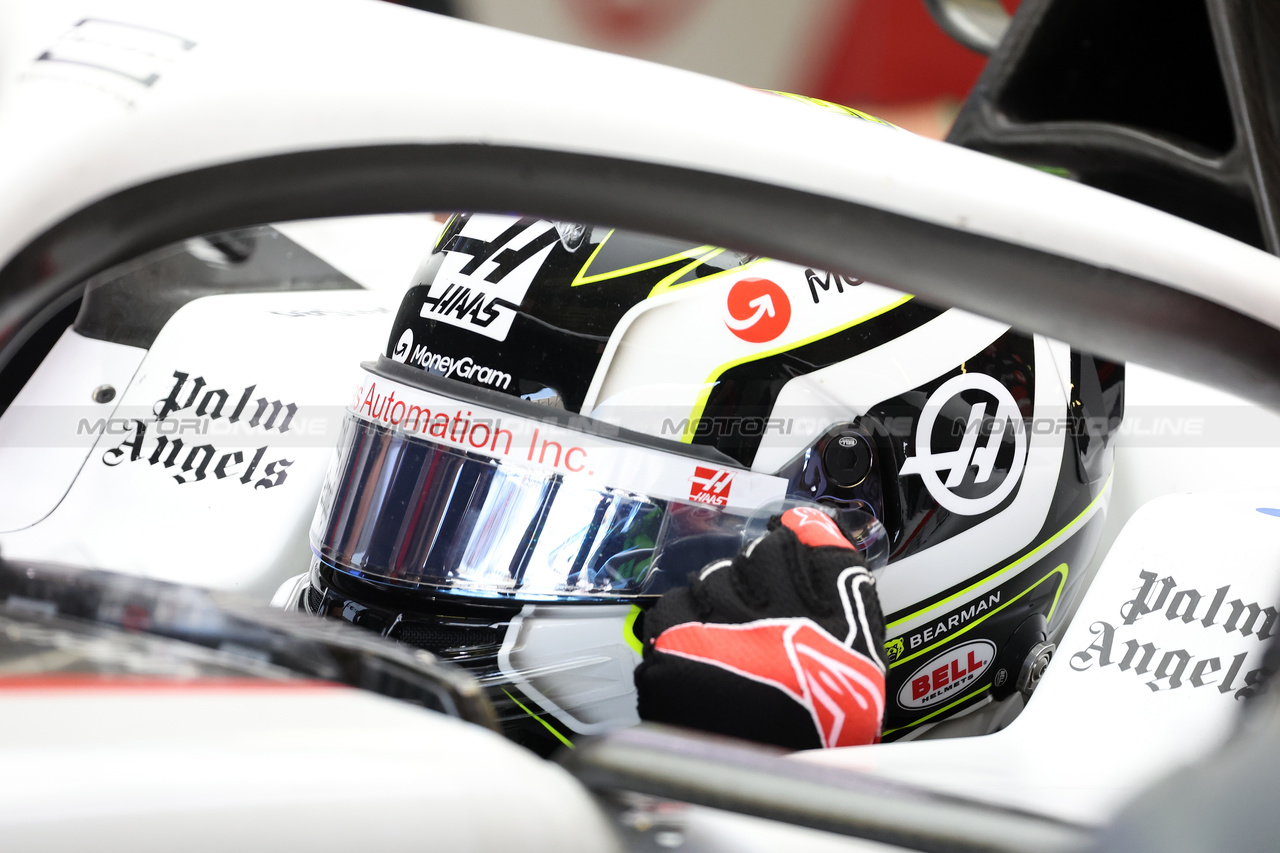 GP MESSICO, Oliver Bearman (GBR) Haas VF-23 Test Driver.

27.10.2023. Formula 1 World Championship, Rd 20, Mexican Grand Prix, Mexico City, Mexico, Practice Day.

- www.xpbimages.com, EMail: requests@xpbimages.com © Copyright: Bearne / XPB Images