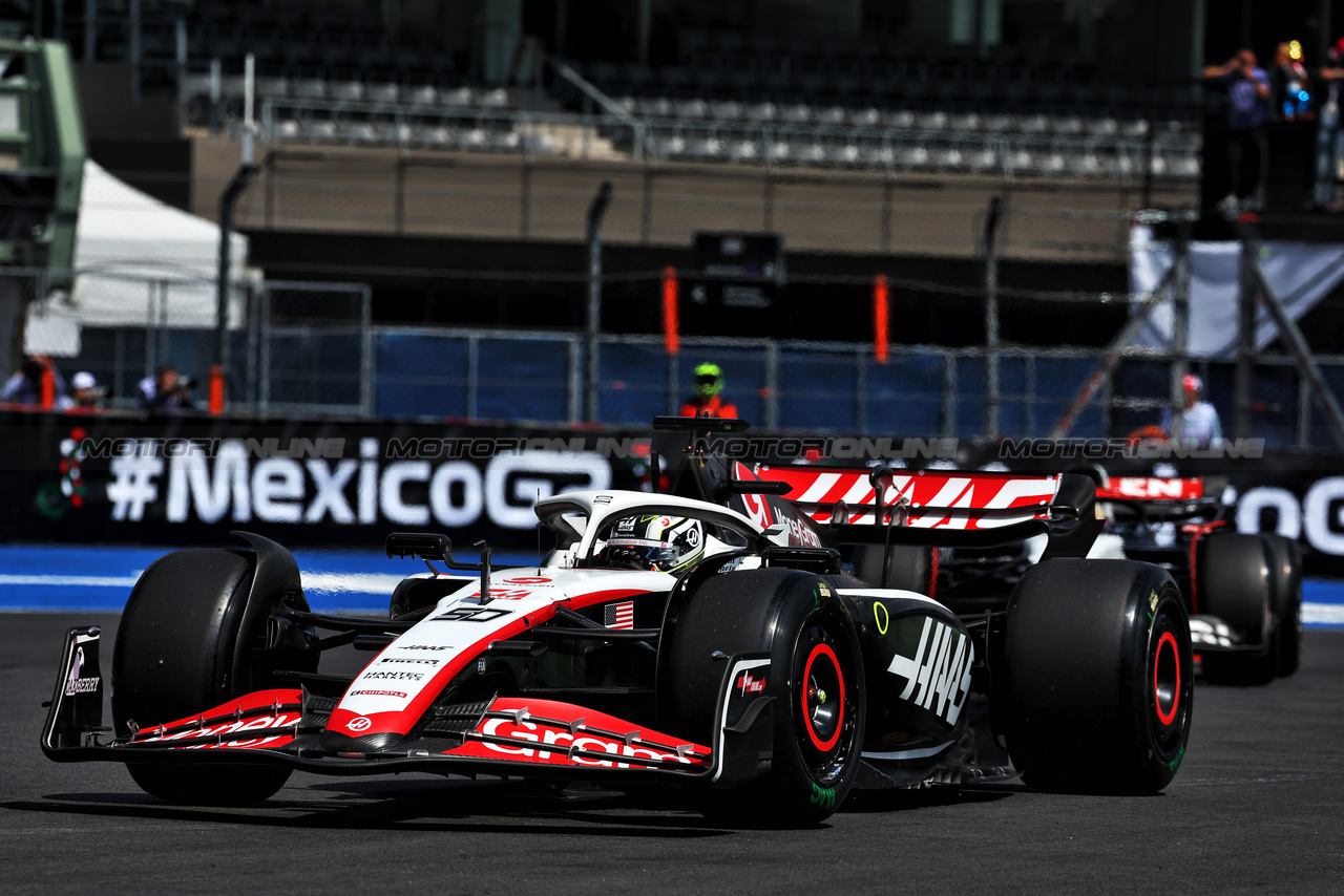 GP MESSICO, Oliver Bearman (GBR) Haas VF-23 Test Driver.

27.10.2023. Formula 1 World Championship, Rd 20, Mexican Grand Prix, Mexico City, Mexico, Practice Day.

- www.xpbimages.com, EMail: requests@xpbimages.com © Copyright: Moy / XPB Images