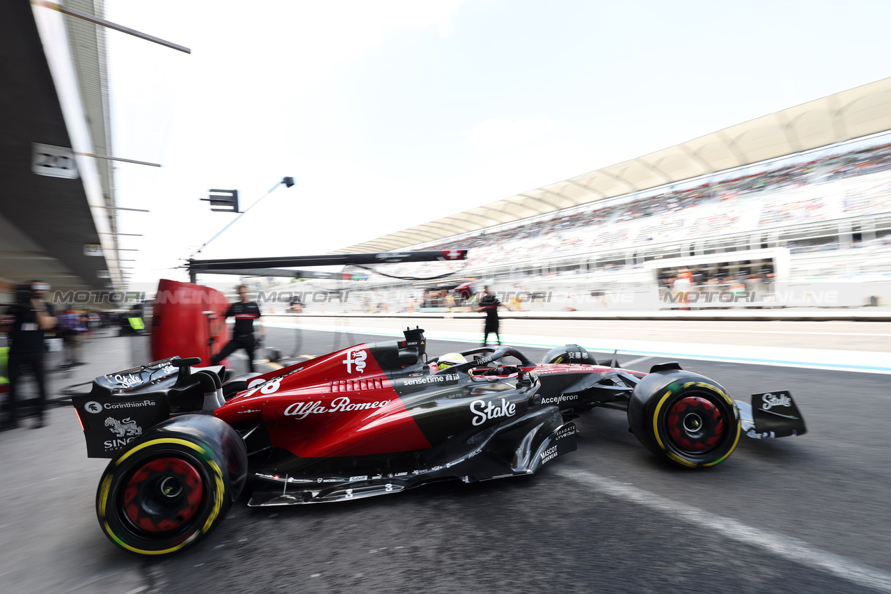 GP MESSICO, Theo Pourchaire (FRA) Alfa Romeo F1 Team C43 Reserve Driver leaves the pits.

27.10.2023. Formula 1 World Championship, Rd 20, Mexican Grand Prix, Mexico City, Mexico, Practice Day.

- www.xpbimages.com, EMail: requests@xpbimages.com © Copyright: Bearne / XPB Images