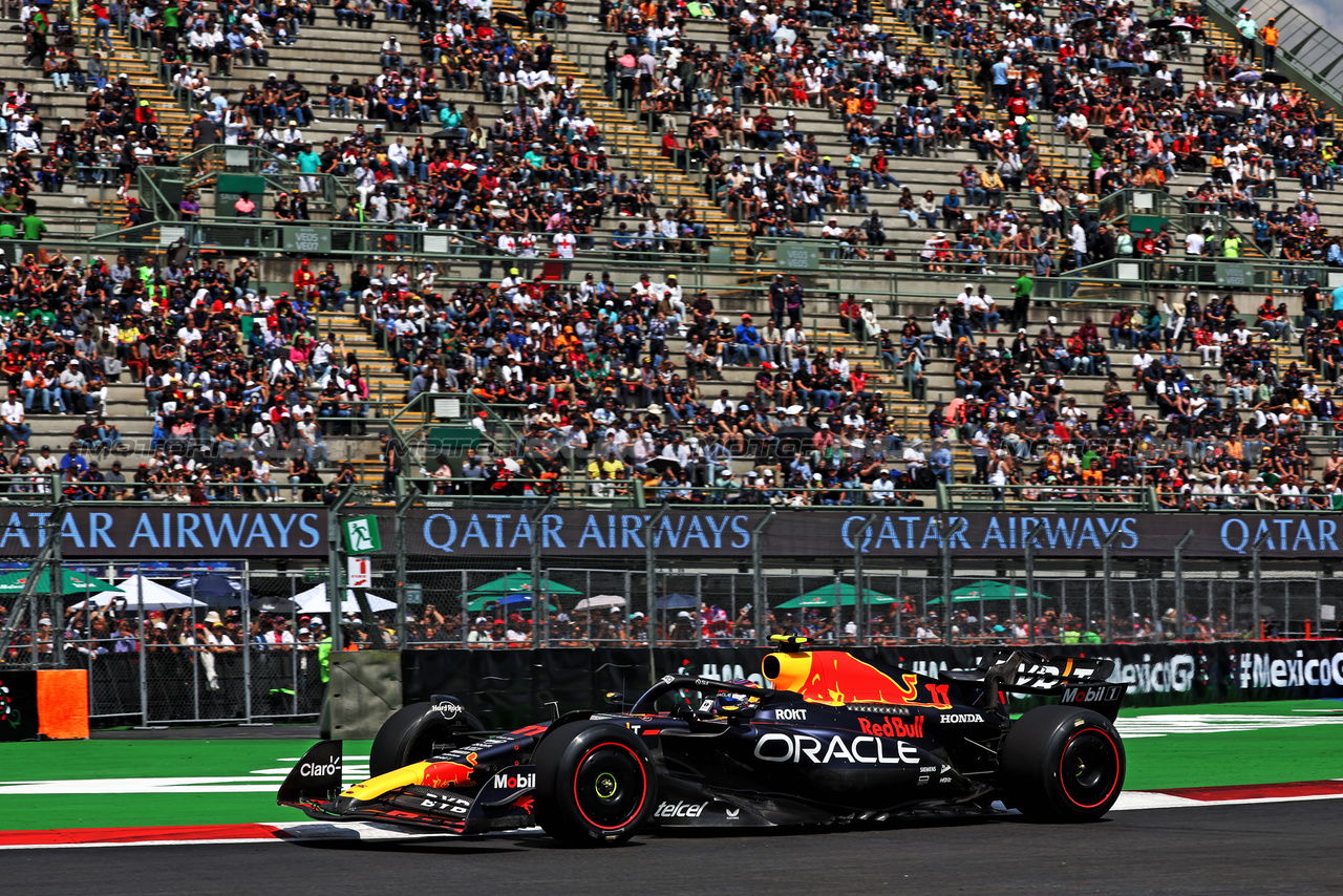 GP MESSICO, Sergio Perez (MEX) Red Bull Racing RB19.

27.10.2023. Formula 1 World Championship, Rd 20, Mexican Grand Prix, Mexico City, Mexico, Practice Day.

- www.xpbimages.com, EMail: requests@xpbimages.com © Copyright: Moy / XPB Images