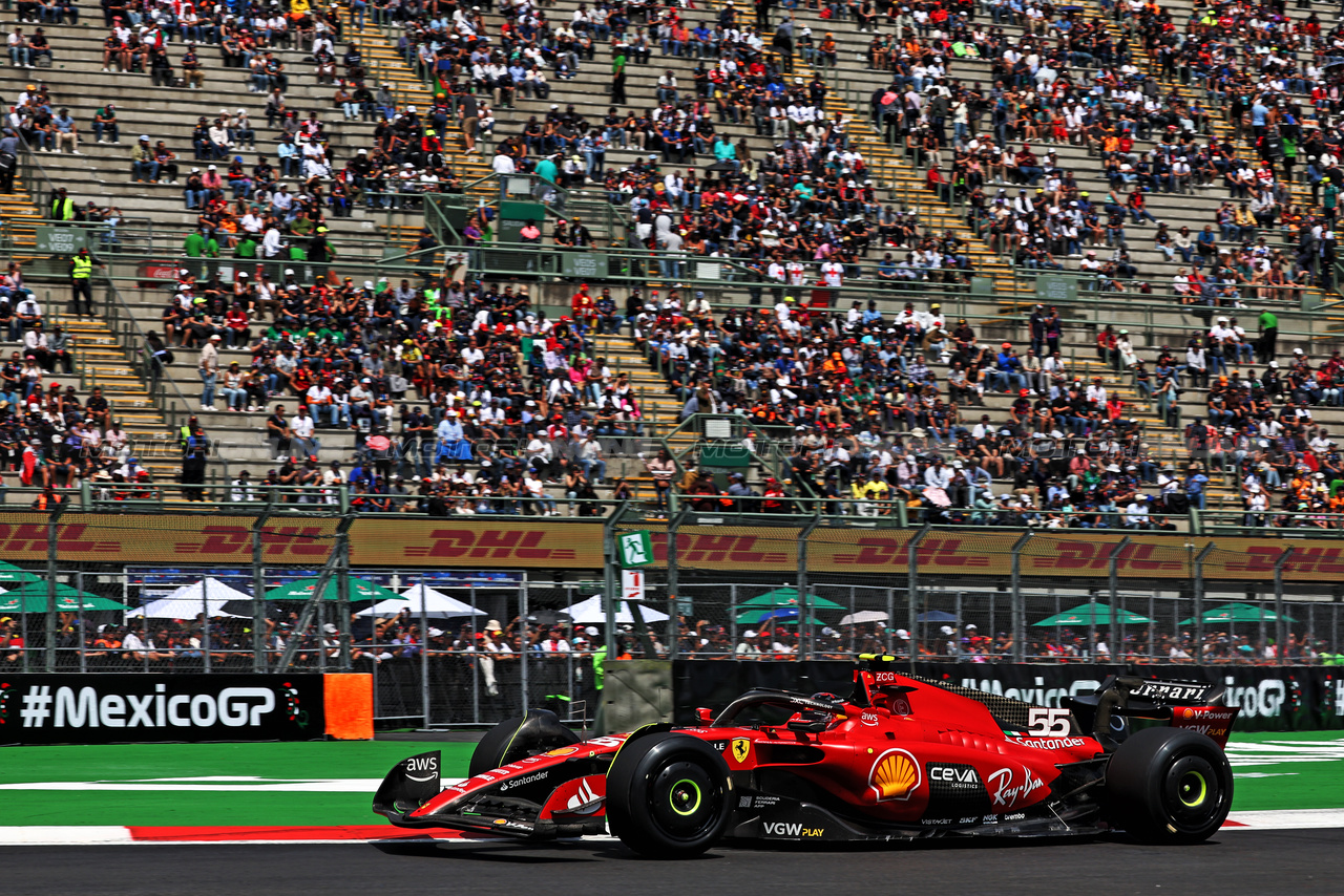 GP MESSICO, Carlos Sainz Jr (ESP) Ferrari SF-23.

27.10.2023. Formula 1 World Championship, Rd 20, Mexican Grand Prix, Mexico City, Mexico, Practice Day.

- www.xpbimages.com, EMail: requests@xpbimages.com © Copyright: Moy / XPB Images
